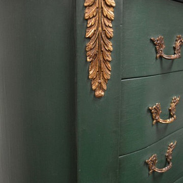 Regal Vintage Table Makeover in Emerald Green