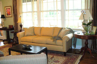 Living room - traditional living room idea in Tampa