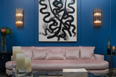 Example of an eclectic living room design in Miami