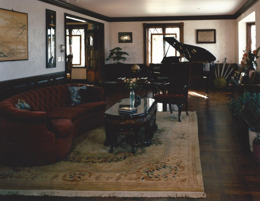 Rittenhouse Estate - Living Room