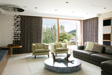 This is an example of a modern living room in Devon.