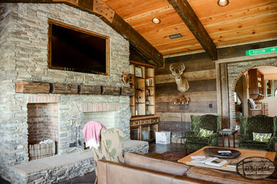 Inspiration for a rustic living room remodel in Birmingham