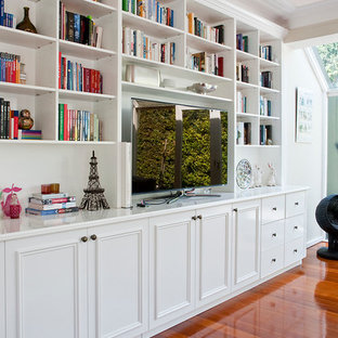 75 Beautiful Traditional Living Room with a TV Stand Pictures & Ideas