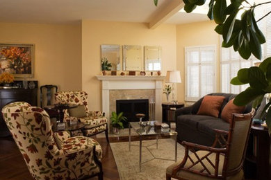 Example of a classic living room design in San Francisco