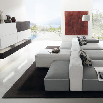 Selling: Blo Us Sectional