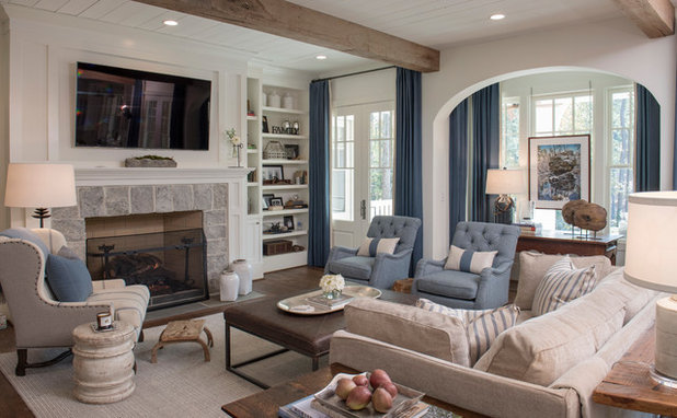 Traditional Living Room by Tom Williams Residential, Inc.