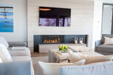 Beach style living room photo in Toronto