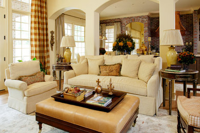 Inspiration for a timeless living room remodel in Little Rock