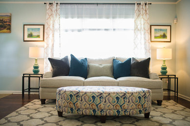 Photo of a traditional living room in Indianapolis.