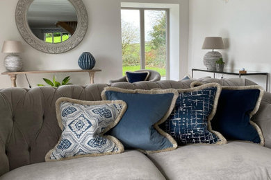 Design ideas for a modern living room in Devon.
