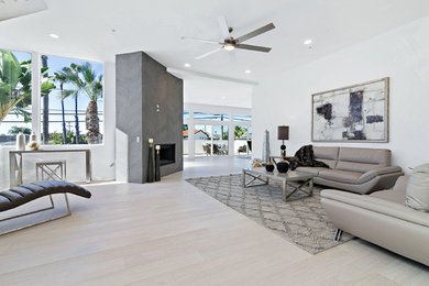 Staging of Ultra Contemporary Rebuild in San Clemente