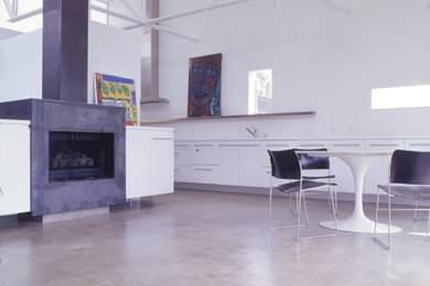 Example of a minimalist living room design in San Francisco