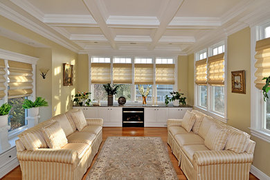 Elegant living room photo in Bridgeport