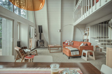 Mountain style living room photo in Sacramento