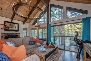 Mountain style living room photo in San Francisco
