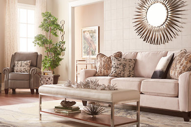 Example of a cottage chic living room design in Detroit