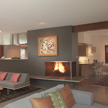 Midcentury Living Room by Studio Steinbomer