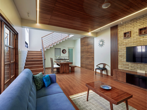 Modern Living Room by Alok Kothari Architects