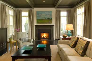 Inspiration for a timeless living room remodel in New Orleans