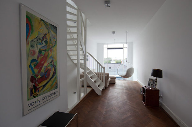 Contemporary Living Room by Damian Zarebski