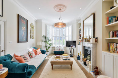 Design ideas for an eclectic living room in Hampshire.