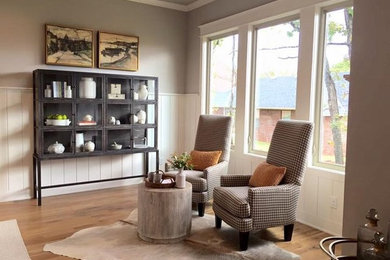 Photo of a farmhouse living room.