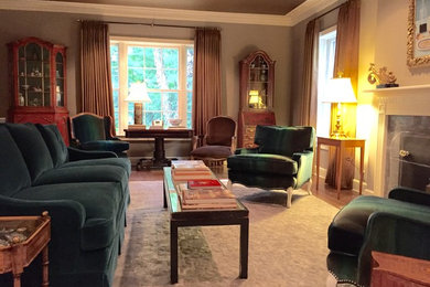 Example of a classic living room design in Columbus