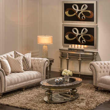 Traditional meets modern with the Laura sofa.