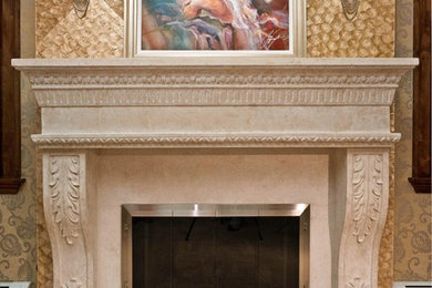 Foto de salón cerrado tradicional grande con paredes multicolor, moqueta, todas las chimeneas, marco de chimenea de piedra y suelo beige