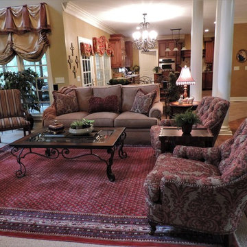 Traditional Style Living room