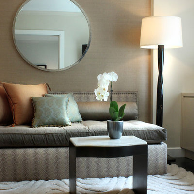 Living room - transitional living room idea in Chicago with beige walls