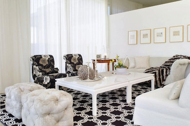 Immagine di un grande soggiorno moderno chiuso con sala formale, pareti bianche, pavimento in gres porcellanato, nessun camino, nessuna TV e pavimento beige