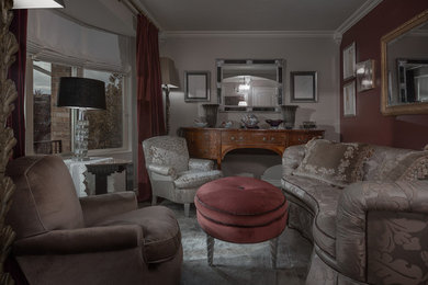 Immagine di un piccolo soggiorno chic chiuso con sala formale, pareti viola, pavimento in gres porcellanato, nessun camino e nessuna TV