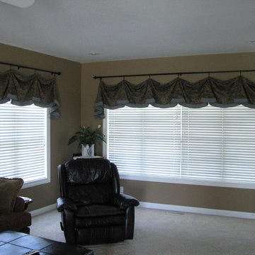 Valances, hung on clips