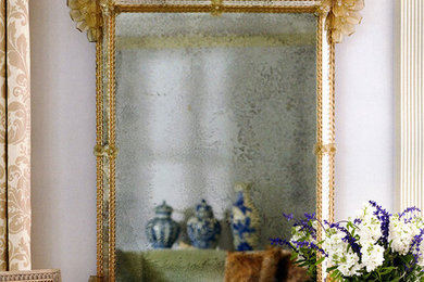 Bild på ett medelhavsstil vardagsrum, med beige väggar