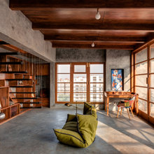 Pune Houzz: A Terrace Becomes an Extension of the Home as a Library