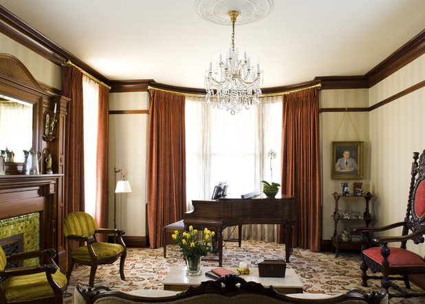 Victorian Living Room by SV Design