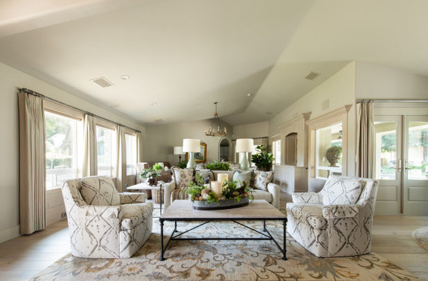 Living Room by Wendy Glaister Interiors
