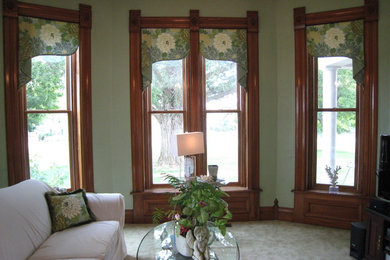 Photo of a traditional living room in Indianapolis.