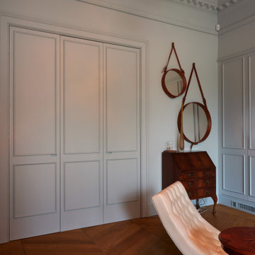 Wall panelling and parquet flooring