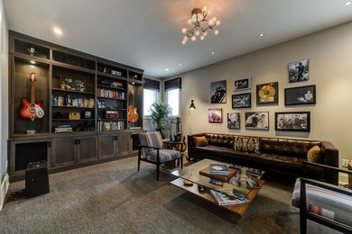 На фото: изолированная гостиная комната среднего размера в стиле неоклассика (современная классика) с музыкальной комнатой, бежевыми стенами, ковровым покрытием и бежевым полом без камина, телевизора