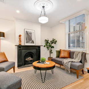 75 Beautiful Living Room with Light Hardwood Floors Ideas & Designs