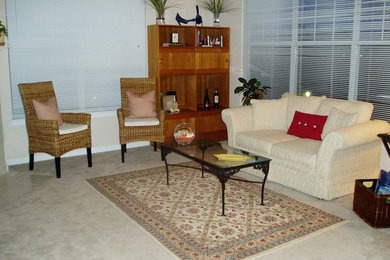 Minimalist living room photo in Albuquerque