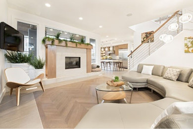 White Oak Wire Brushed Hardwood Floor - Homes by Avi