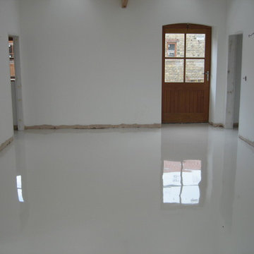 white poured resin flooring Manchester North East of England