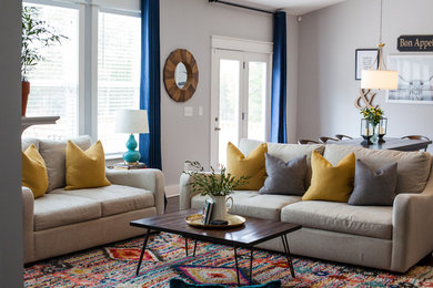 Example of a transitional living room design in Nashville