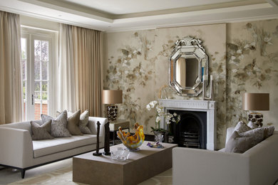 Imagen de salón para visitas clásico renovado sin televisor con paredes multicolor, todas las chimeneas y bandeja