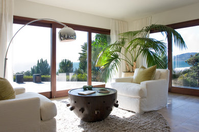Island style living room photo in Los Angeles