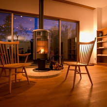 薪ストーブや暖炉のある、暖かな家60選