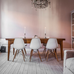 Inredning av en nordisk mellanstor matplats, med rosa väggar och ljust trägolv
